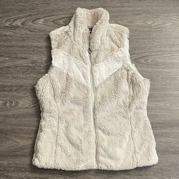 Patagonia Jackets & Blazers - Patagonia Women's Off-White Fleece Vest